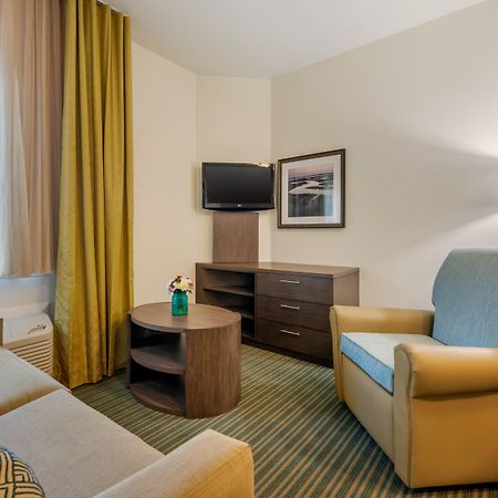 Candlewood Suites Fort Myers/Sanibel Gateway By Ihg Zewnętrze zdjęcie