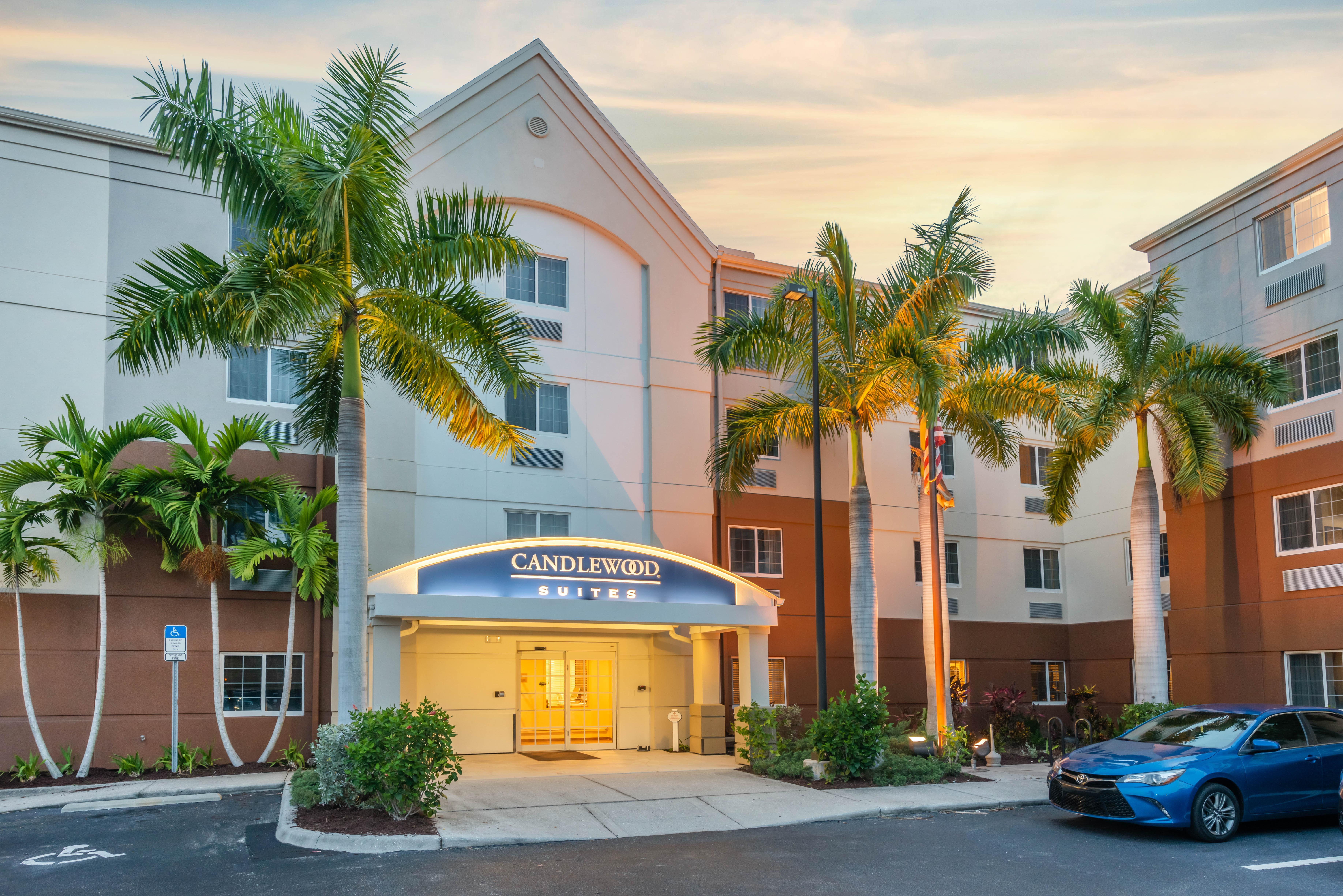 Candlewood Suites Fort Myers/Sanibel Gateway By Ihg Zewnętrze zdjęcie