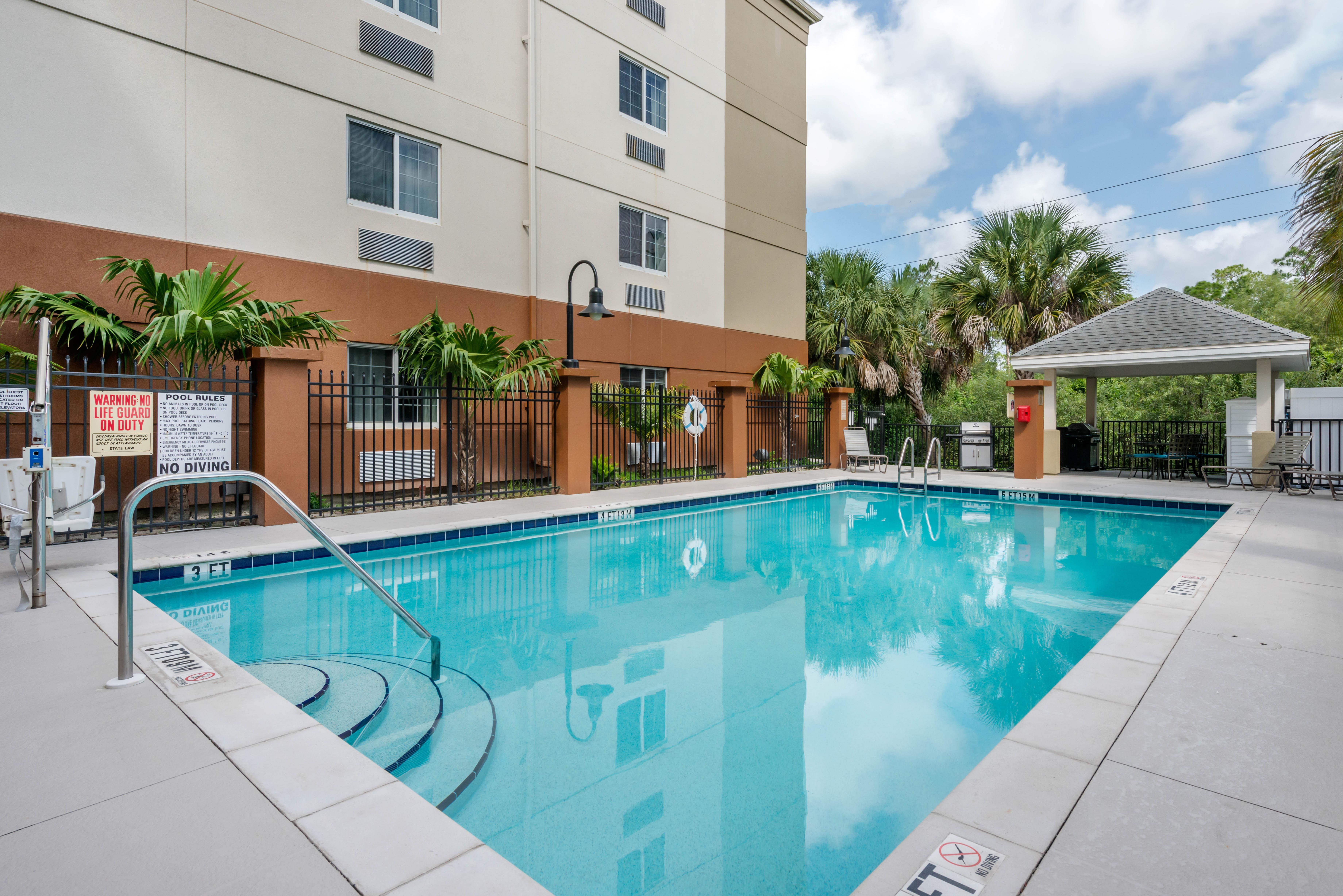 Candlewood Suites Fort Myers/Sanibel Gateway By Ihg Zewnętrze zdjęcie