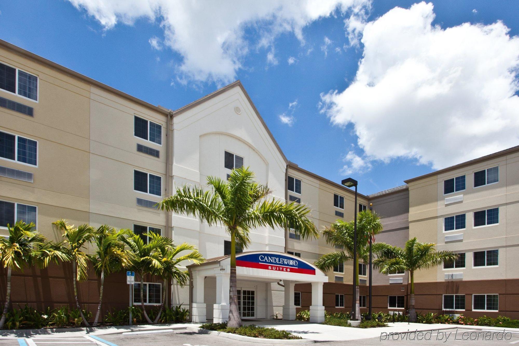 Candlewood Suites Fort Myers/Sanibel Gateway By Ihg Zewnętrze zdjęcie