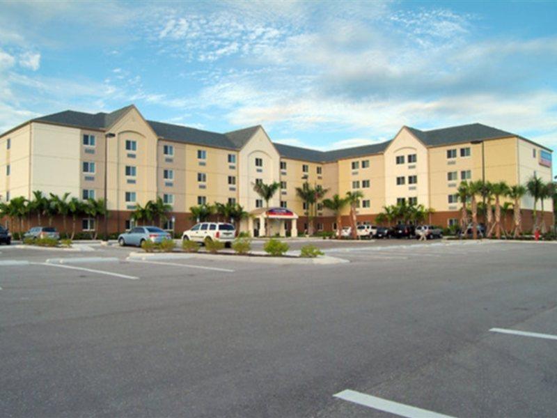 Candlewood Suites Fort Myers/Sanibel Gateway By Ihg Zewnętrze zdjęcie