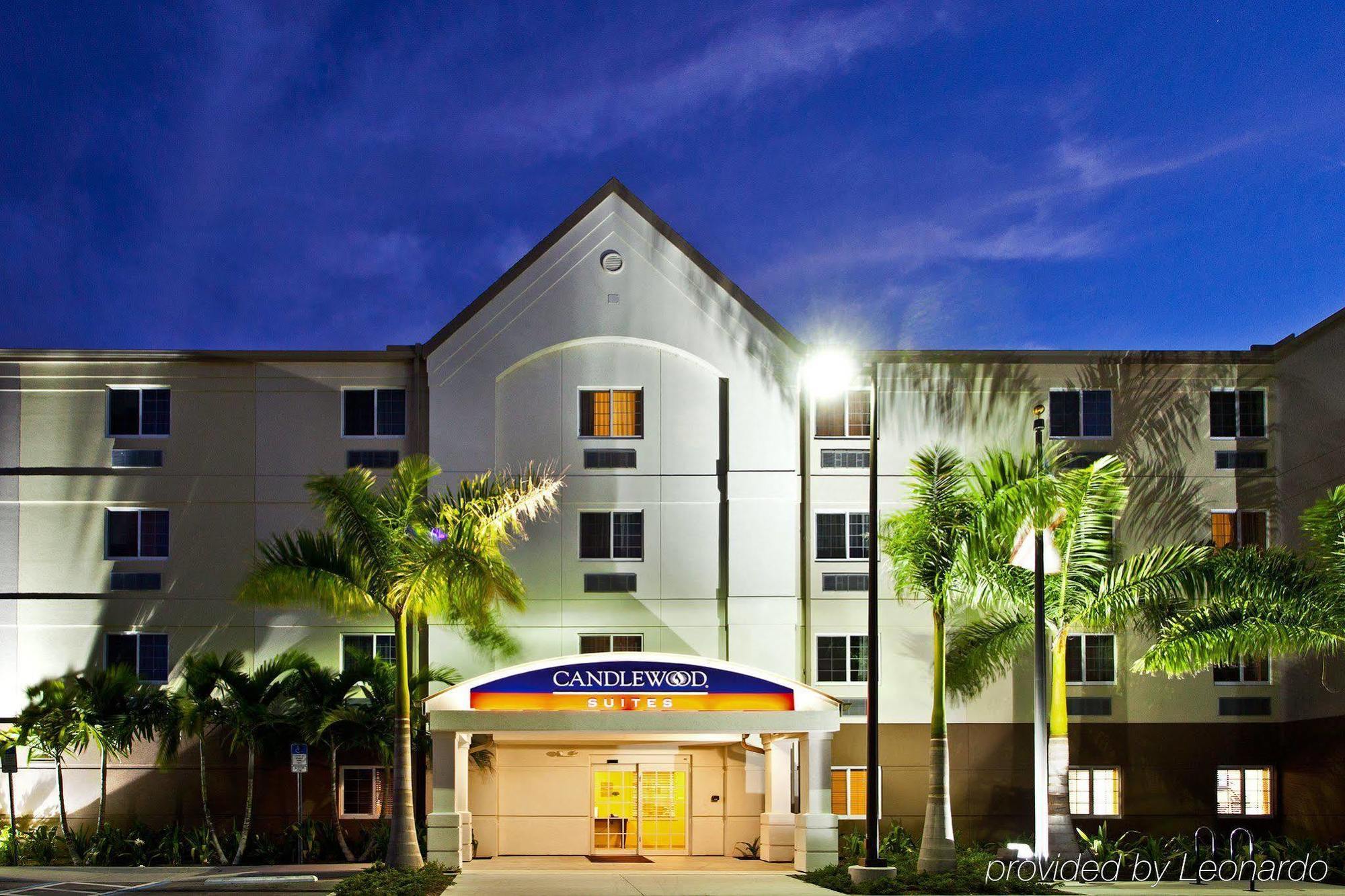 Candlewood Suites Fort Myers/Sanibel Gateway By Ihg Zewnętrze zdjęcie