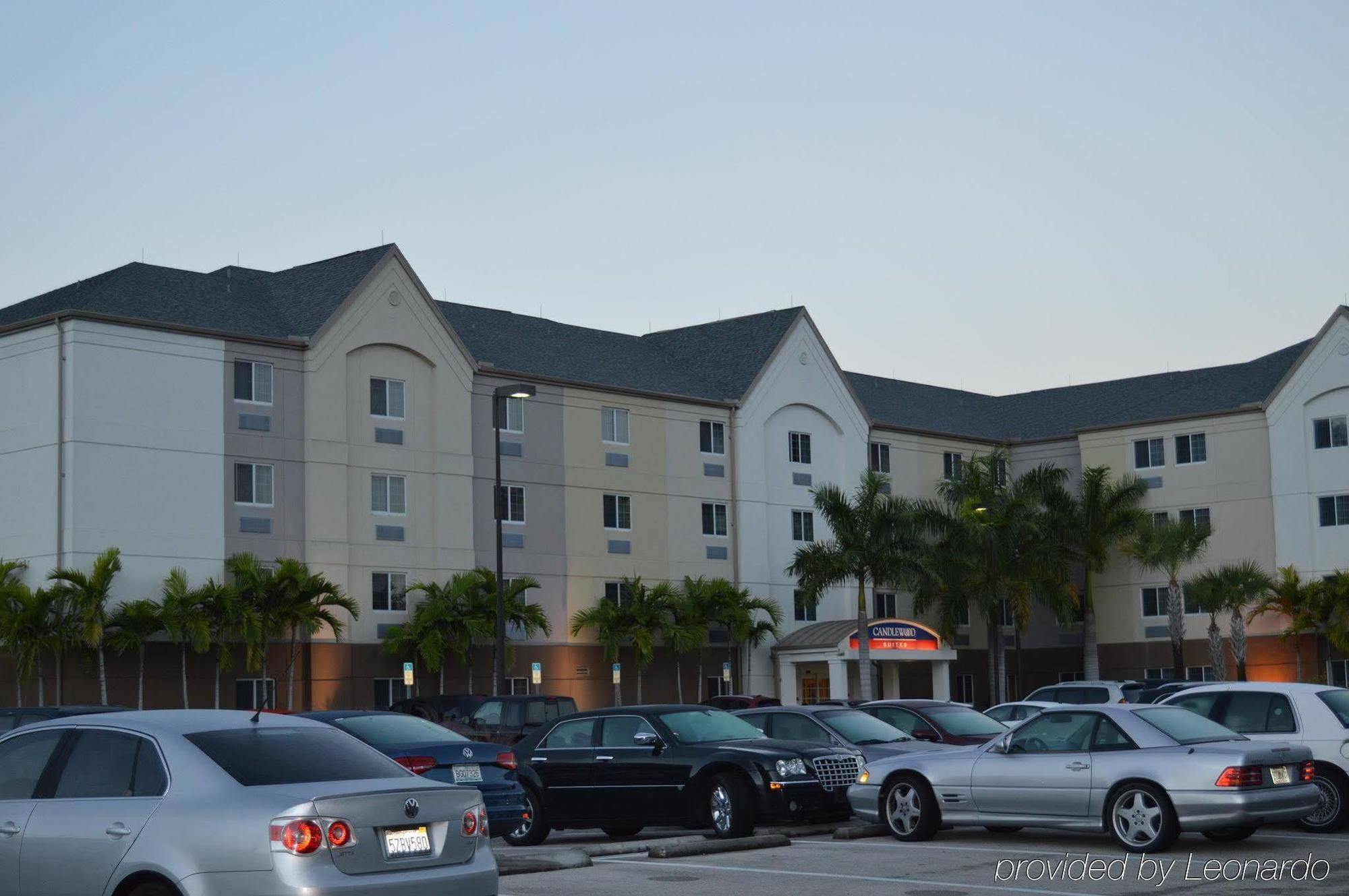 Candlewood Suites Fort Myers/Sanibel Gateway By Ihg Zewnętrze zdjęcie
